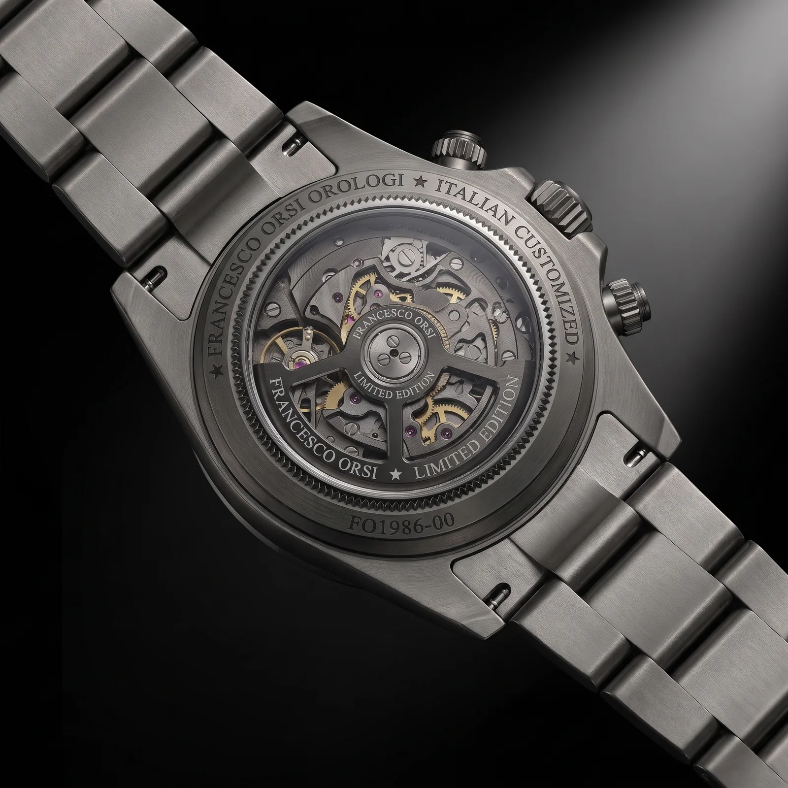 Saphirglas-Sichtboden mit Gravur Francesco Orsi Orologi und sichtbarem Uhrwerk